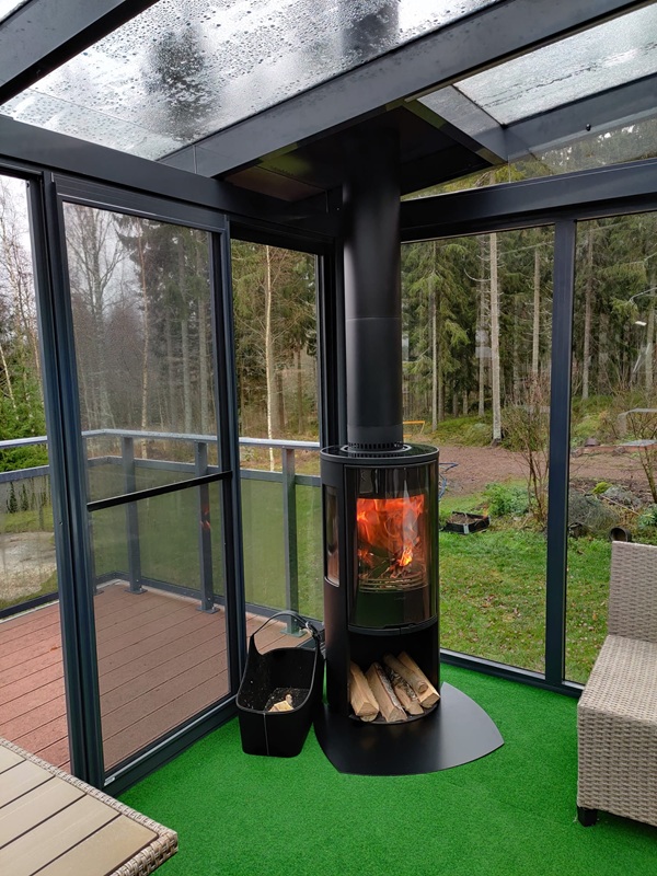 Contura 556G kiertoilmatakka terassille