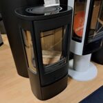 Contura-856G-kiertoilmatakka-musta-Unelmauunit – Unelmauunit | Takkahuone Helsinki Contura 856 mallitakka poistohintaan Unelmauuneilta