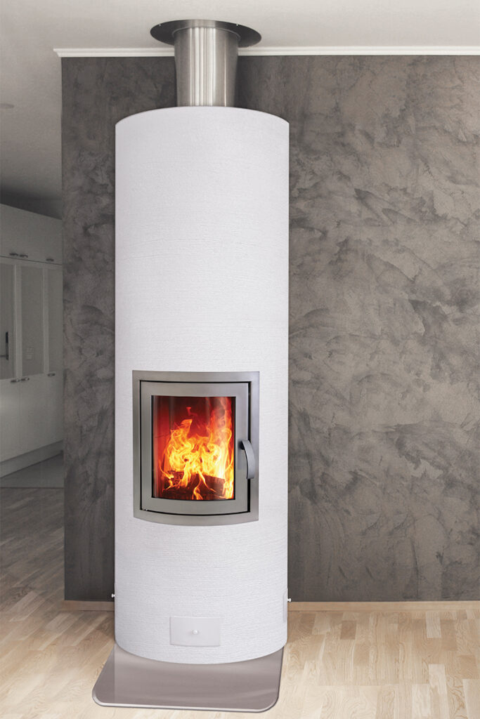 Warma-Uunit Aulikki Classic varaava takka laastipinnalla | Warma-Uunit Aulikki Classic heat-storing fireplace with plaster surface